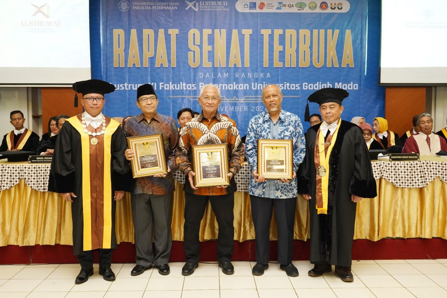 Penerima Penghargaan Lifetime Achievement Alumni Fapet UGM (Sumber: fapet.ugm.ac.id)