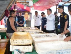 IKAN: Selama Ramadan, KKP Pastikan Stok dan Harga Ikan di Pelabuhan Perikanan Stabil