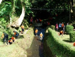 IRIGASI: Pemkab Lumajang Perkuat Irigasi melalui Gerakan Gugur Gunung di Sungai Ranu Klakah