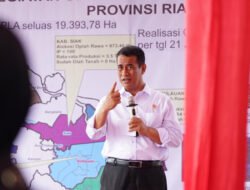 PUPUK: Di Siak, Riau, Mentan Amran Tegaskan Prioritaskan Petani, Akses Air dan Pupuk Jangan Dipersulit