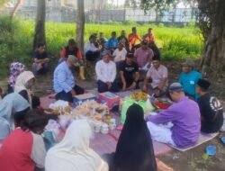 GOTONG ROYONG Petani dan Pemerintah Kabupaten Sleman untuk Wujudkan Jalan Tani