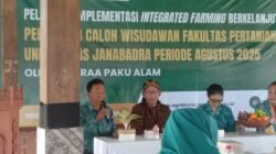 PETANI: Calon Wisudawan Pertanian Universitas Janabadra, Yogyakarta, Diberi Bekal Filosofi Petani