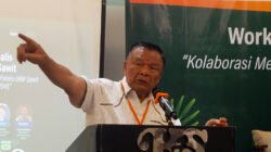 KELAPA SAWIT: Saatnya Mendorong Petani Sawit Makin Melejit